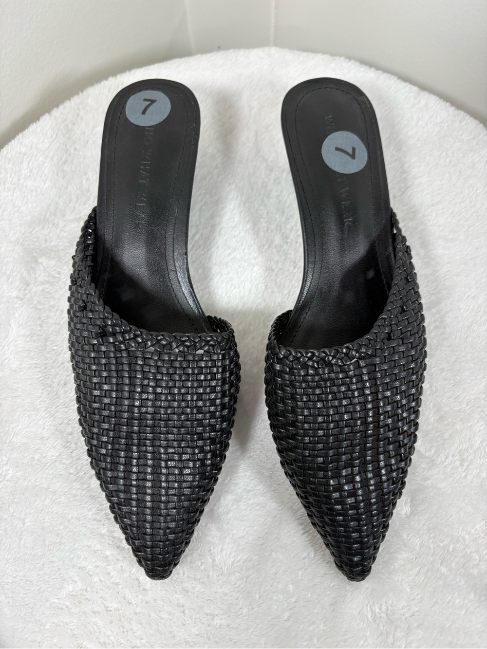 WHO WHAT WEAR black woven slide/slip-ons/mule 7 - Picture 2 of 7